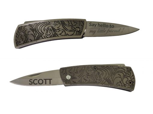 3D Rose Folding Knife Belt Buckle with concealed folding knife in a zinc alloy design