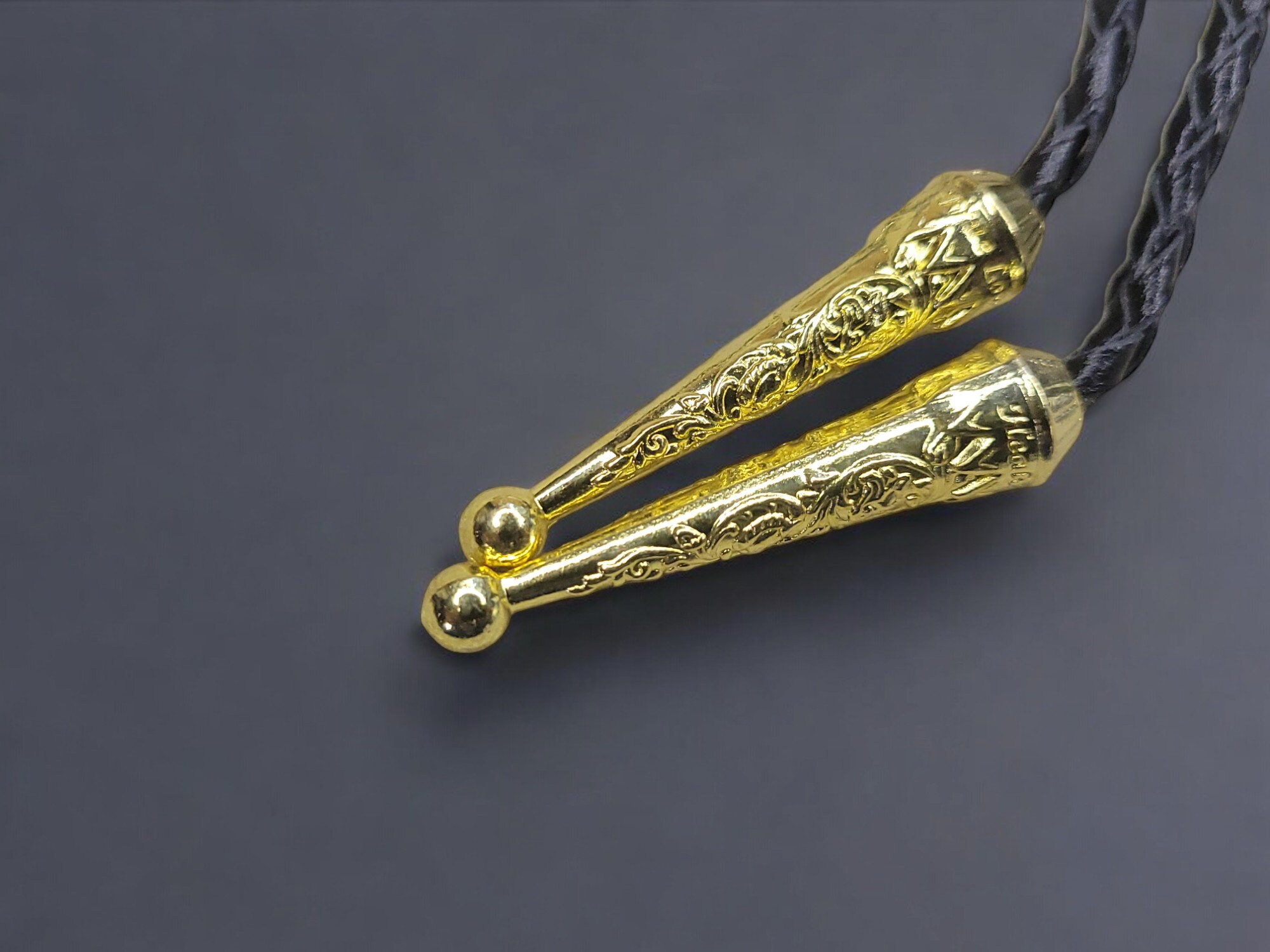 2 Tone Metal Soaring Eagle with Braied Cowhide Leather Bolo Tie (3)